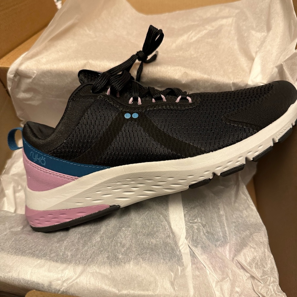 Ryka Athletic Walking Shoes - New In Box - Energize 7.5W